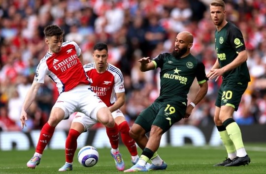 Manchester United gửi lời đề nghị hơn 60 triệu Bảng và mức lương gần 200.000 Bảng/tuần cho "Rooney mới"