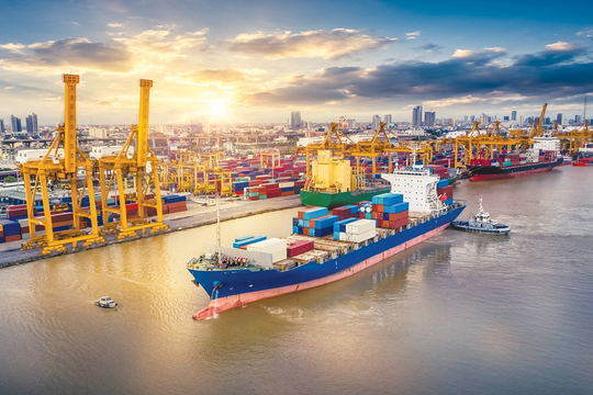Triển vọng sáng của cổ phiếu vận tải cảng biển nhìn từ hai yếu tố cốt lỗi