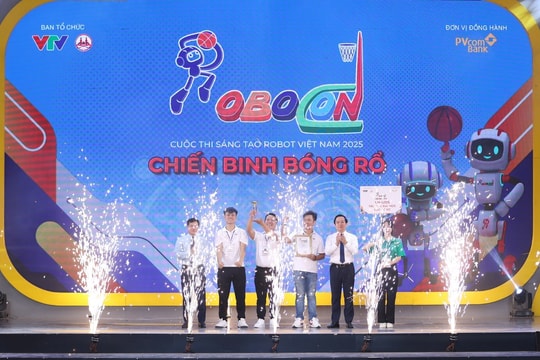 PVcomBank khẳng định sứ mệnh cộng đồng cùng Robocon 2025