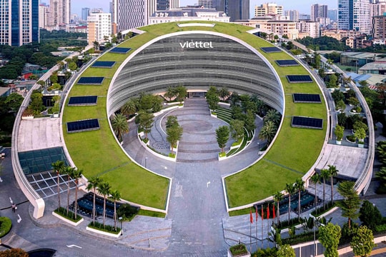 Sau một năm kinh doanh ấn tượng, Viettel nâng thu nhập cho nhân viên