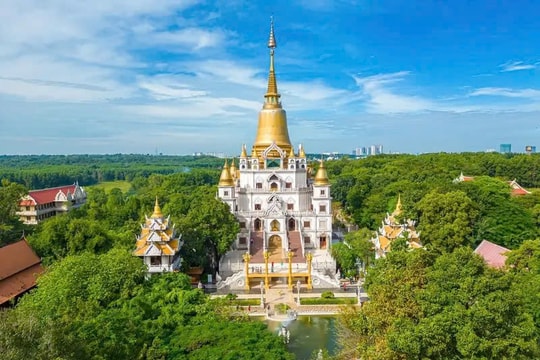 Độc lạ một ngôi chùa không khói nhang giữa lòng Sài Gòn: Ẩn chứa bảo tháp “đẹp nhất thế giới” khiến du khách ngỡ ngàng