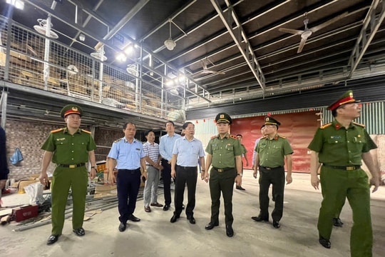 Nóng: Giám đốc Công an thành phố Hà Nội thị sát “thủ phủ bánh kẹo” La Phù