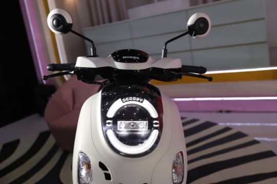 Trải nghiệm mẫu xe máy được mệnh danh 'nàng thơ giữa phố thị': Nhỏ gọn, dịu dàng nhưng đầy bản lĩnh