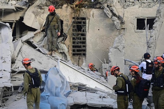Loại tên lửa "khủng khiếp", có thể phá hủy một góc thành phố vừa được Iran gửi sang Israel là gì?