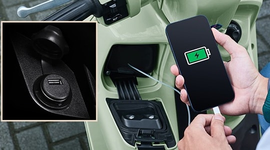 Lộ diện chiếc xe máy khiến Honda Vision "lùi bước": Giá bình dân, động cơ 2in1