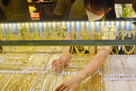 Dự báo giá vàng 26/6: Tín hiệu kỹ thuật hé lộ điều bất thường