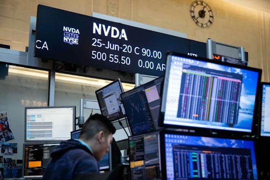 Nvidia lập đỉnh mới, Paychex và Tesla lao dốc: Phố Wall đang xoay trục?