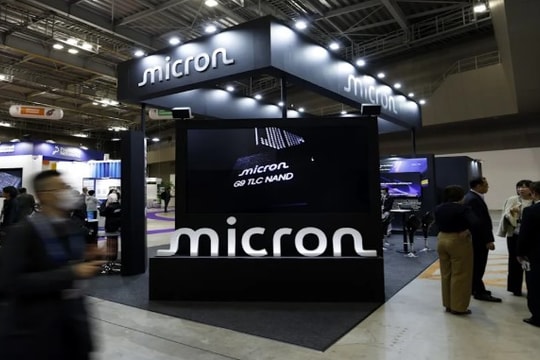Micron lãi lớn nhờ chip AI, nhưng vì sao cổ phiếu không tăng?