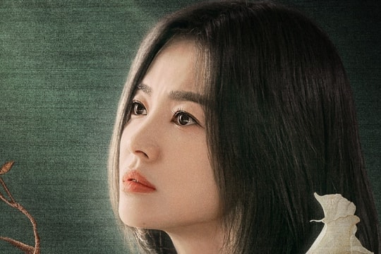 "Mỹ nhân không tuổi" xứ Hàn gợi ý phong cách mặc đẹp khi đi du lịch mùa hè: Càng đơn giản, càng sang và trẻ