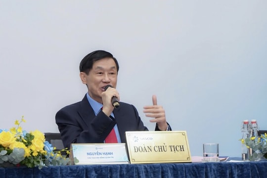 Không còn nắm trọn sân bay, "vua hàng hiệu" Jonathan Hạnh Nguyễn chia sẻ triết lý “thua thiệt bề rộng, thắng nhờ chiều sâu”