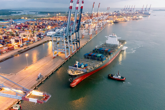 Xuất khẩu sang Mỹ bùng nổ, cổ phiếu cảng biển nào đón sóng tăng trưởng ?