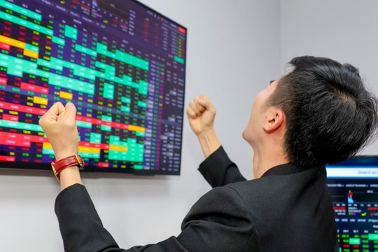 Cổ phiếu doanh nghiệp có đội tàu hiện đại nhất Việt Nam lại lập đỉnh lịch sử, tính từ đầu năm đã tăng tới 130%