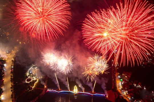 Pháo hoa rực sáng Việt Trì, chào mừng sáp nhập 3 tỉnh Phú Thọ – Vĩnh Phúc – Hòa Bình