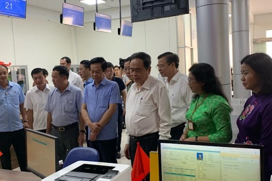 Chủ tịch Quốc hội Trần Thanh Mẫn kiểm tra các đơn vị hành chính ở thành phố Cần Thơ