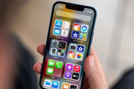 Trải nghiệm “ông vua màn nhỏ” nhà Táo: Mượt, tiết kiệm pin và đầy khí chất