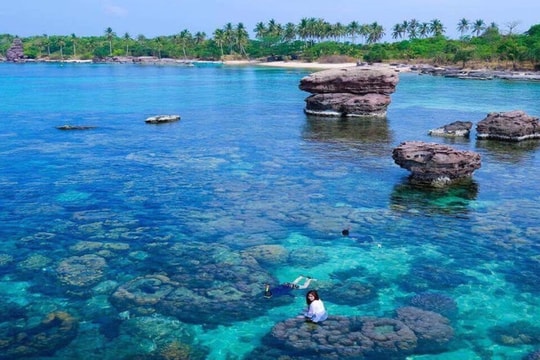 Một hòn đảo hoang sơ đẹp nhất Phú Quốc: Có san hô lấp lánh, biển xanh như pha lê và được ví như “tiểu Bali”