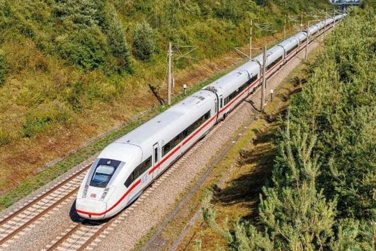 Dự án đường sắt tốc độ cao 350km/h nối Thủ đô với một thành phố lớn có loạt đề xuất quan trọng