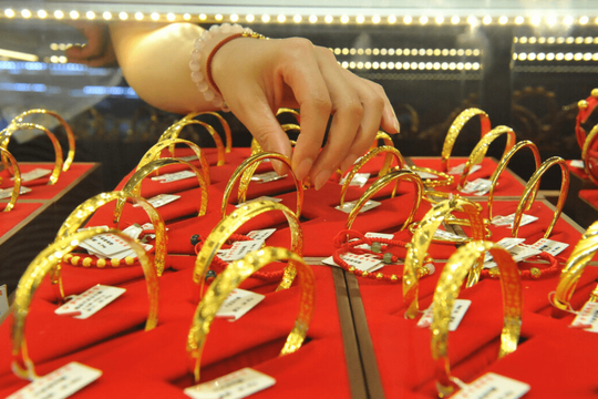 Giữa biến động giá vàng, PNJ có còn là “viên ngọc sáng”?