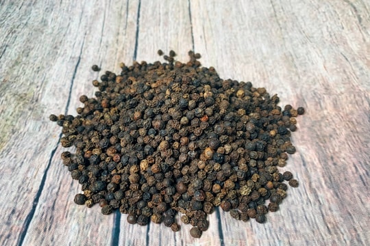 Giá tiêu hôm nay 5/7: Nhiều tỉnh mất mốc 141.000 đồng/kg, Lâm Đồng là điểm sáng hiếm hoi