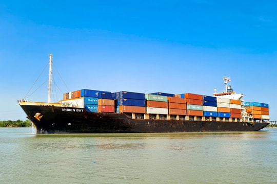 Hãng vận tải sở hữu 68% công suất container cả nước tiên phong khai thác tuyến vận tải trực tiếp đến cảng lớn Trung Quốc