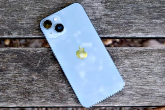 Giảm gần 3 triệu đồng, chiếc iPhone này đang lấn át cả flagship Android