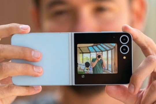 Một tuần dùng smartphone gập mới nhất của Samsung: Nhỏ gọn, mạnh mẽ và và tiện dụng hơn bao giờ hết