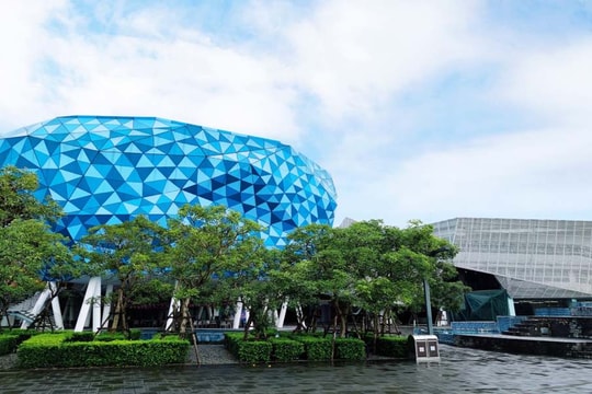 Trường học "siêu tốc" cho Gen Z: 18 tuổi vừa thi tốt nghiệp, vừa nhận bằng đại học