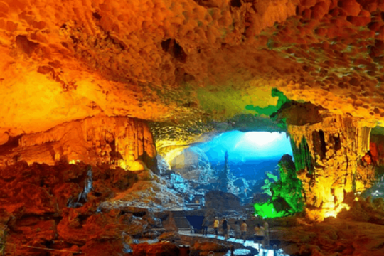 Hang động kỳ lạ bên vịnh Bắc Bộ: Nơi có 5 "vương quốc ngầm" nối liền nhau như mê cung đá