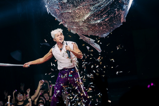 Nam ca sĩ 8x gây sốt khi bị bạn thân "bóc phốt": Sở hữu loạt bất động sản, xe sang và phong cách sống đáng mơ ước