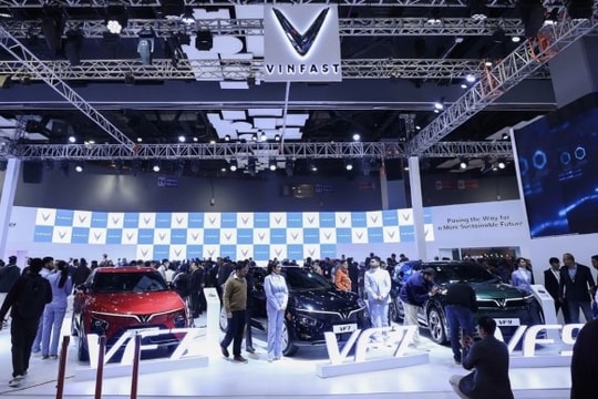 VinFast phủ sóng thị trường đông dân nhất thế giới bằng 120 xưởng dịch vụ, sẵn sàng cho cuộc đua đường dài