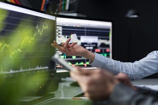 Kịch bản phiên sáng 9/7: Kỳ vọng VN-Index vượt mốc 1.420 điểm