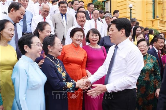 Chủ tịch nước: Mỗi người hãy luôn coi học tập là quyền lợi, trách nhiệm và nghĩa vụ