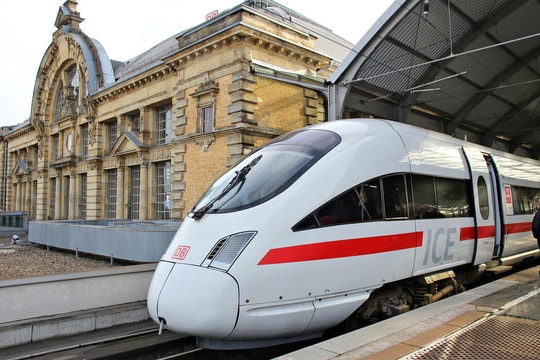 Đường sắt cao tốc đạt kỷ lục 405 km/h mà không cần "đập đi xây lại" đường ray