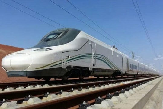 Tuyến đường sắt cao tốc xuyên sa mạc nóng 50oC, công nghệ đến từ xứ lạnh châu Âu