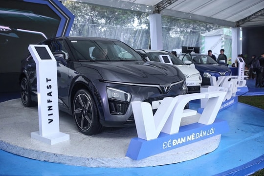 VinFast tổ chức đổi xe xăng lấy ô tô điện