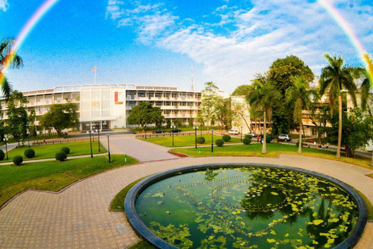 Trường Đại học được mệnh danh "khó ra nhất Việt Nam": Đầu vào khắt khe, rớt môn như cơm bữa