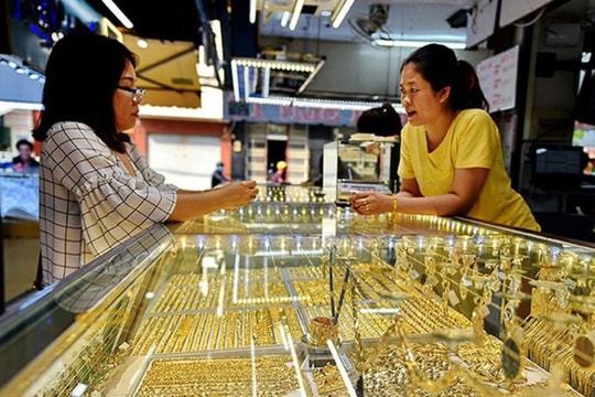 Dự báo giá vàng ngày mai 12/7: Tâm lý trú ẩn và chính sách thuế Mỹ tiếp tục chi phối