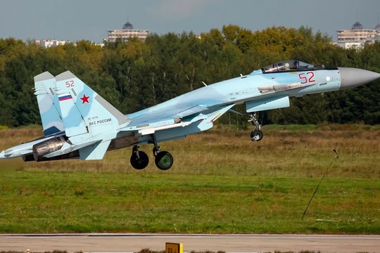 Tiêm kích Su-35S tiếp tục được bàn giao “nhanh chóng mặt”