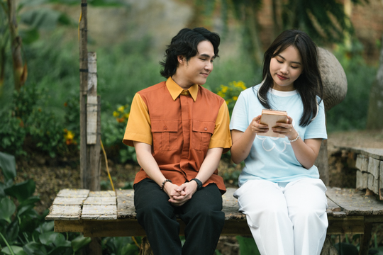 Mỹ nhân tuổi 20 sở hữu "tài sản" hơn 240 tỷ bị lãng quên, làm CEO và phong cách sống khiến cả showbiz phải nhìn lại