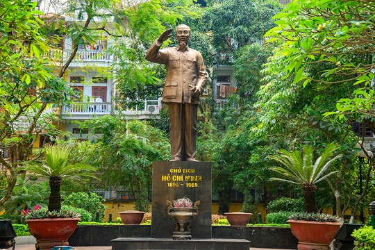 Một ngôi trường đại học công lập lâu đời giữa lòng thủ đô: Học phí chỉ hơn 1 triệu/tháng, sinh viên ra trường được “chọn mặt gửi vàng”