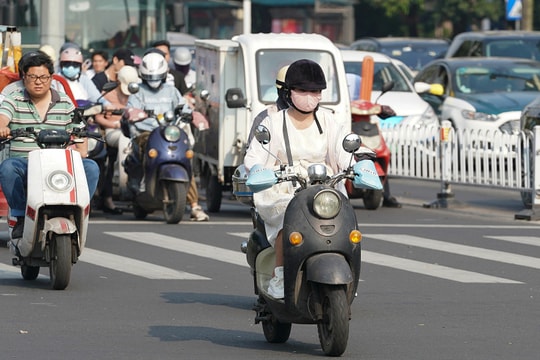 Thành phố "thủ phủ xe điện" của Trung Quốc chỉ cách Việt Nam gần 200km, người nào cũng có 1 xe, trạm sạc mọc khắp phố