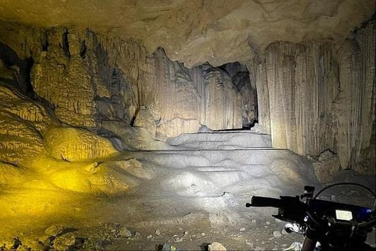 Cách Hà Nội hơn 100km, có một hang động lạnh buốt  giấu mình trong núi rừng nguyên sơ