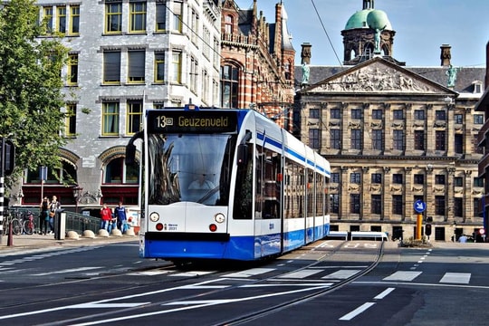 Mục tiêu 5 năm tới sử dụng 100% xe điện, thành phố được mệnh danh "Venice phương Bắc" có chiến lược gì đặc biệt?