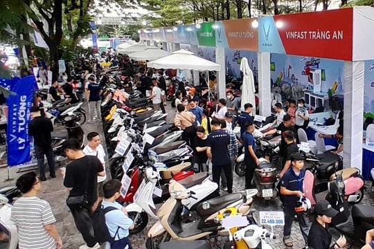 "Phương tiện xanh" xe máy điện liệu có nhẹ thuế hơn xe máy xăng