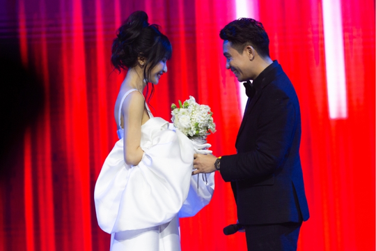 Phu nhân đại gia sở hữu bộ sưu tập đồ hiệu bạc tỷ: Phong cách sống sang chảnh không thua gì minh tinh