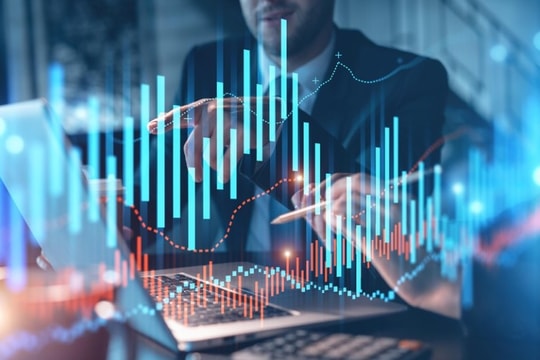 Tâm điểm dòng tiền 18/7: Cổ phiếu ngân hàng bật dậy, dòng tiền xoay trục về nhóm dẫn dắt