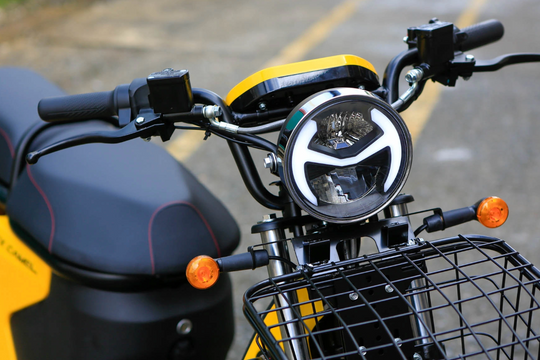 Chiếc xe máy điện dành riêng cho shipper: Chỉ vài phút đầy pin, giá rẻ hơn cả xe máy xăng