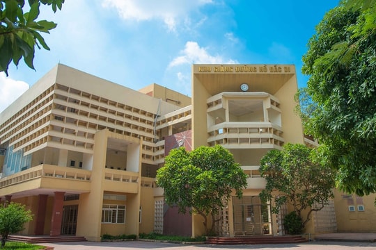 Trường học danh giá giữa lòng Hà Nội đào tạo những "người gánh sứ mệnh": Học phí tăng, áp lực cực hạn cả đầu vào lẫn đầu ra