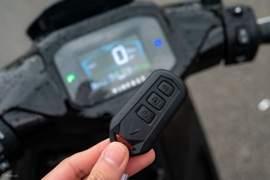 "Chiến binh" xe điện VinFast tốc độ gần 100 km/h: Giá hấp dẫn, công nghệ đỉnh, pin siêu bền