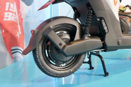 Chiếc xe máy điện dưới 15 triệu "sinh ra" dành cho học sinh cấp 3: Gọn nhẹ, có tính năng giám sát từ xa qua điện thoại